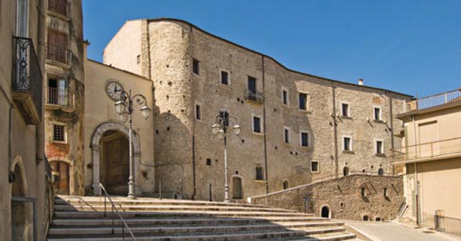 LE DOMENICHE AL BORGO DI TAURASI CON CANTINE LONARDO E ANTICO CASTELLO